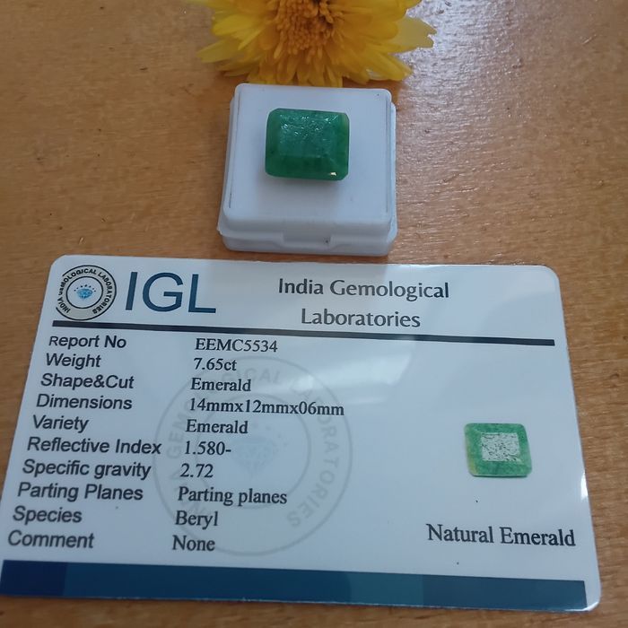 Esmeralda Natural Certificada  Uma Joia Única e Atemporal