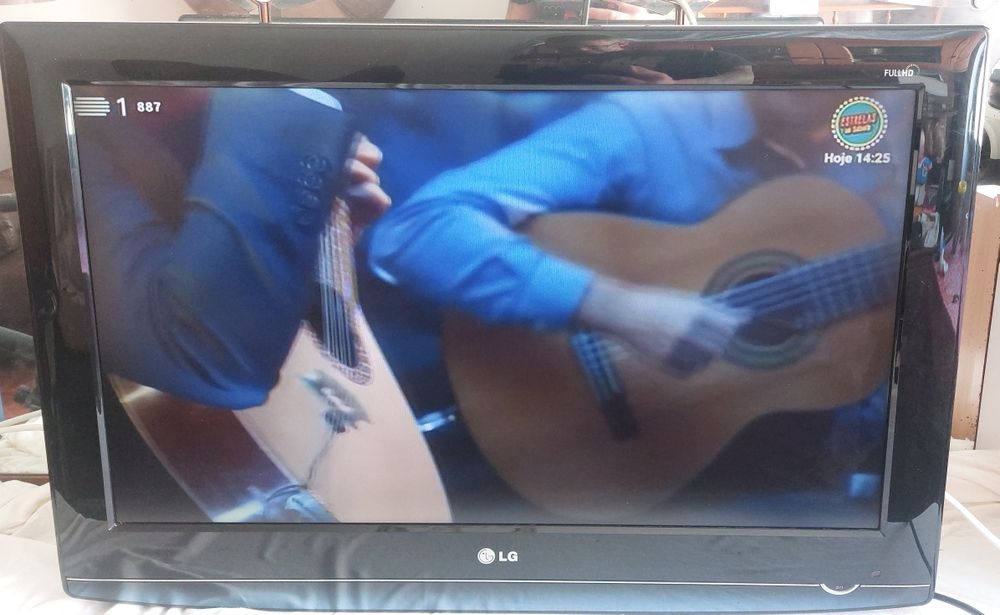 TV LG 82cm ler descrição