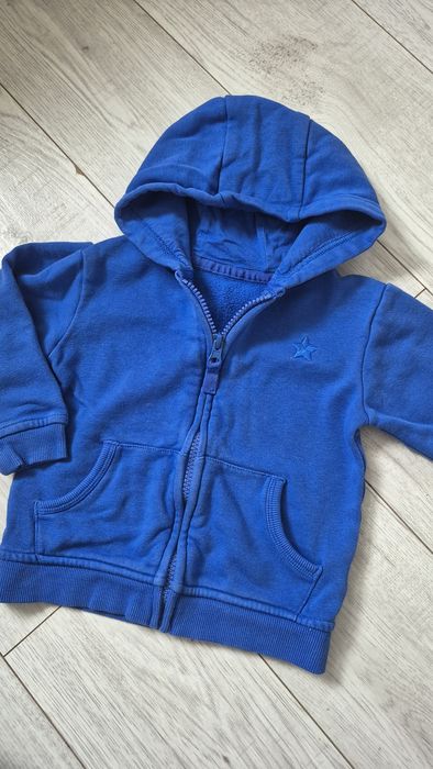 Śliczna granatowa bluza z gwiazdką dla chlopca, Dunnes Stores, r 92