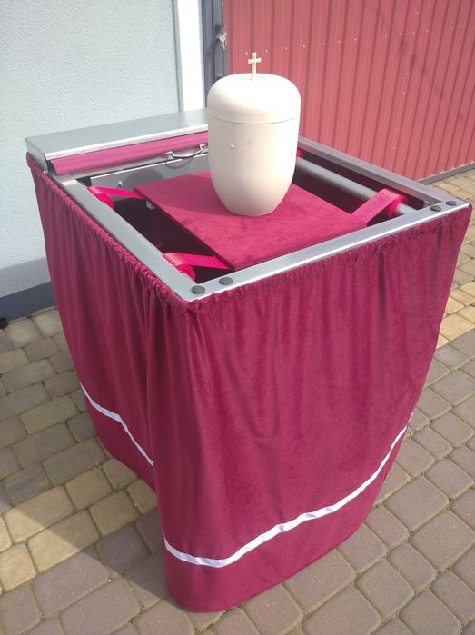 Winda pogrzebowa grawitacyjna do urn i trumien