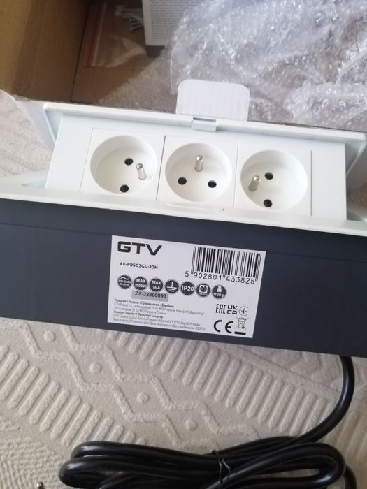 Gniazdo prądowe blatowe