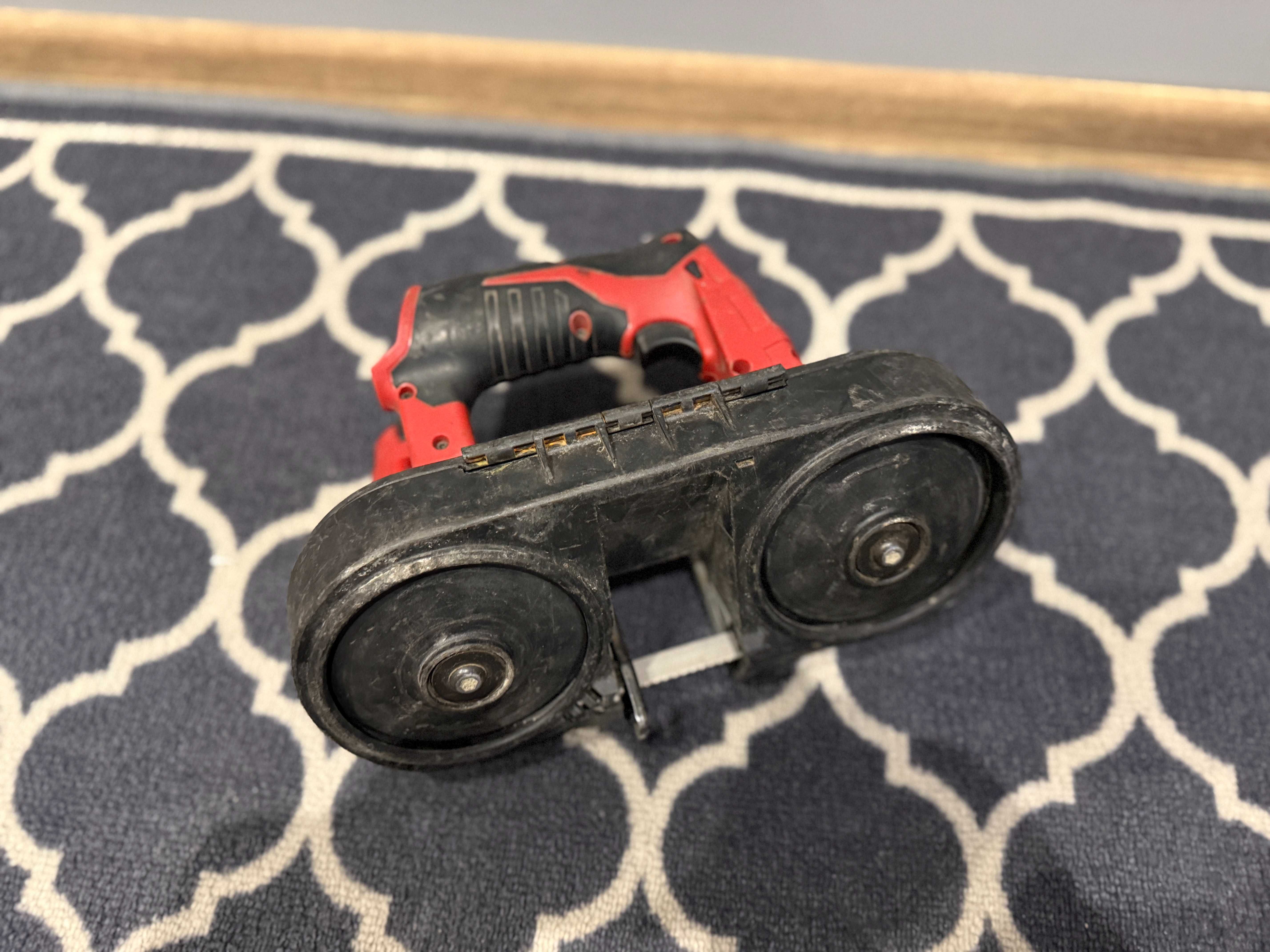pilarka taśmowa MILWAUKEE HD 18 BS