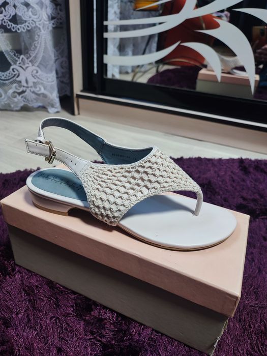 Босоніжки жіночі шкіряні