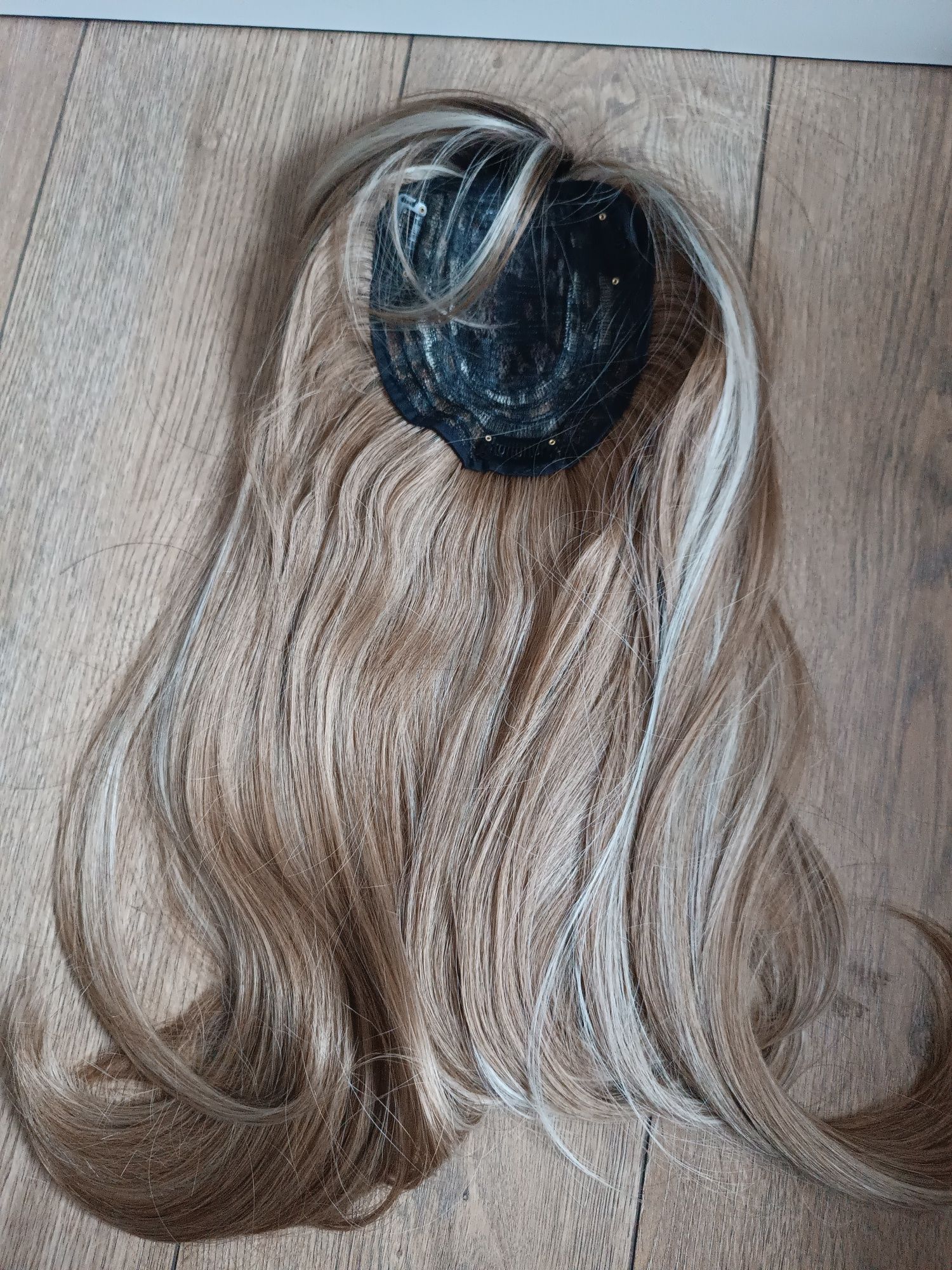 Blond     peruka