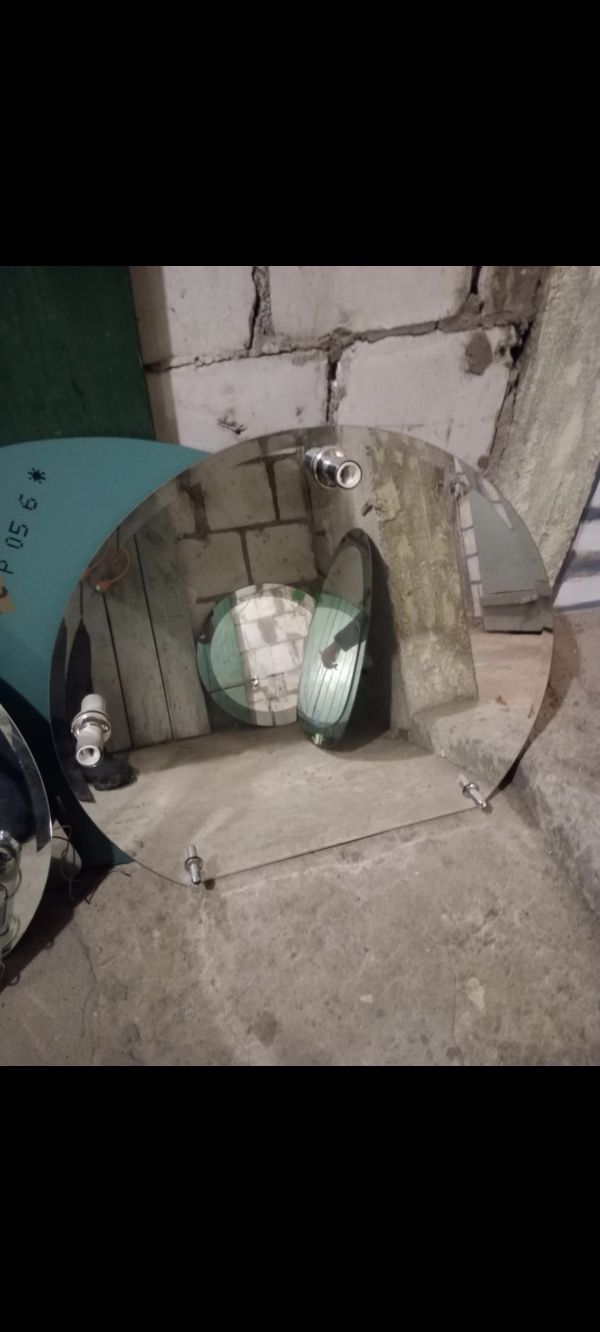 Nowe lustra łazienkowe