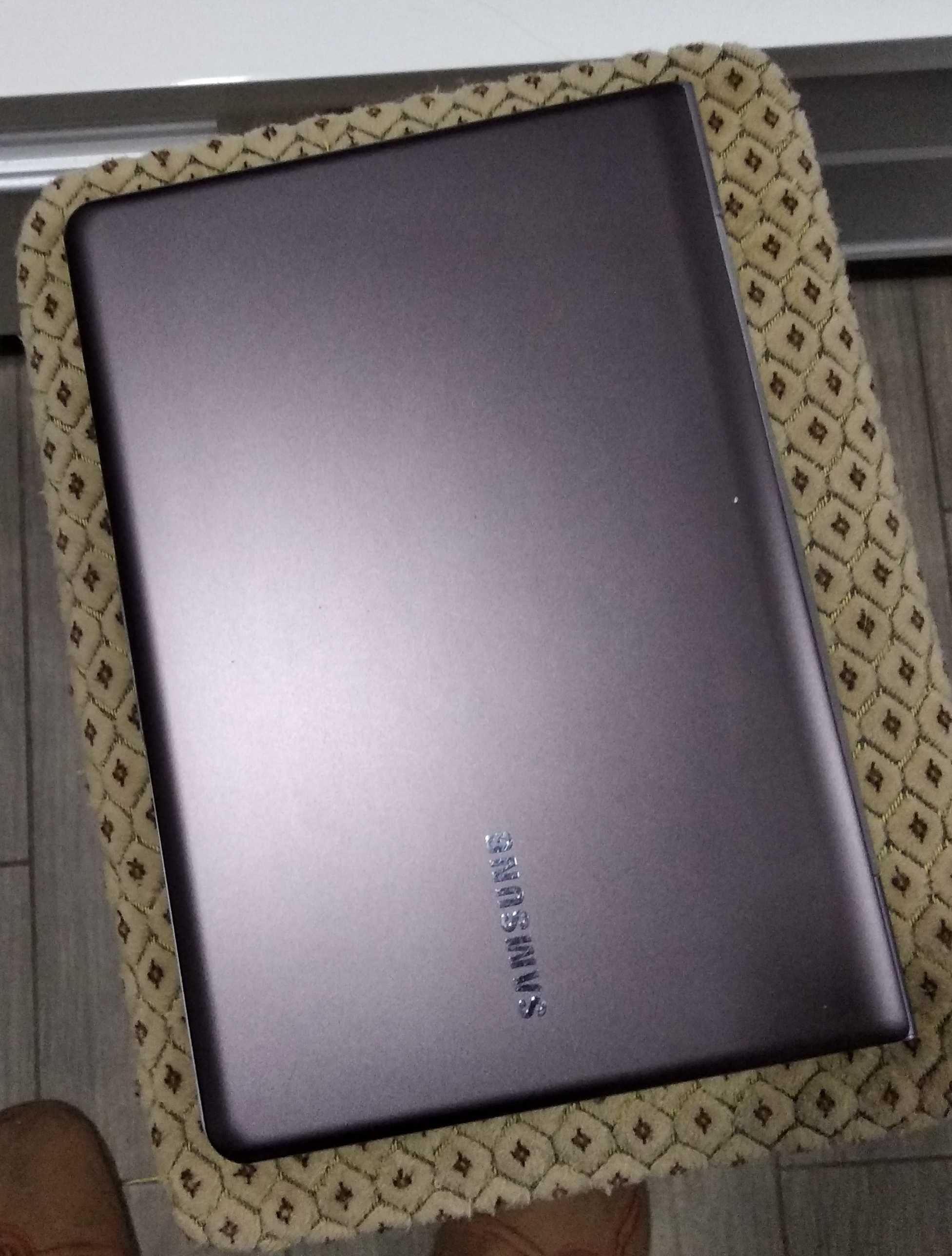 ультрабук Samsung  NP530U3C I3-3217U / 12GB/ 500GB SSD + 24GB SSD