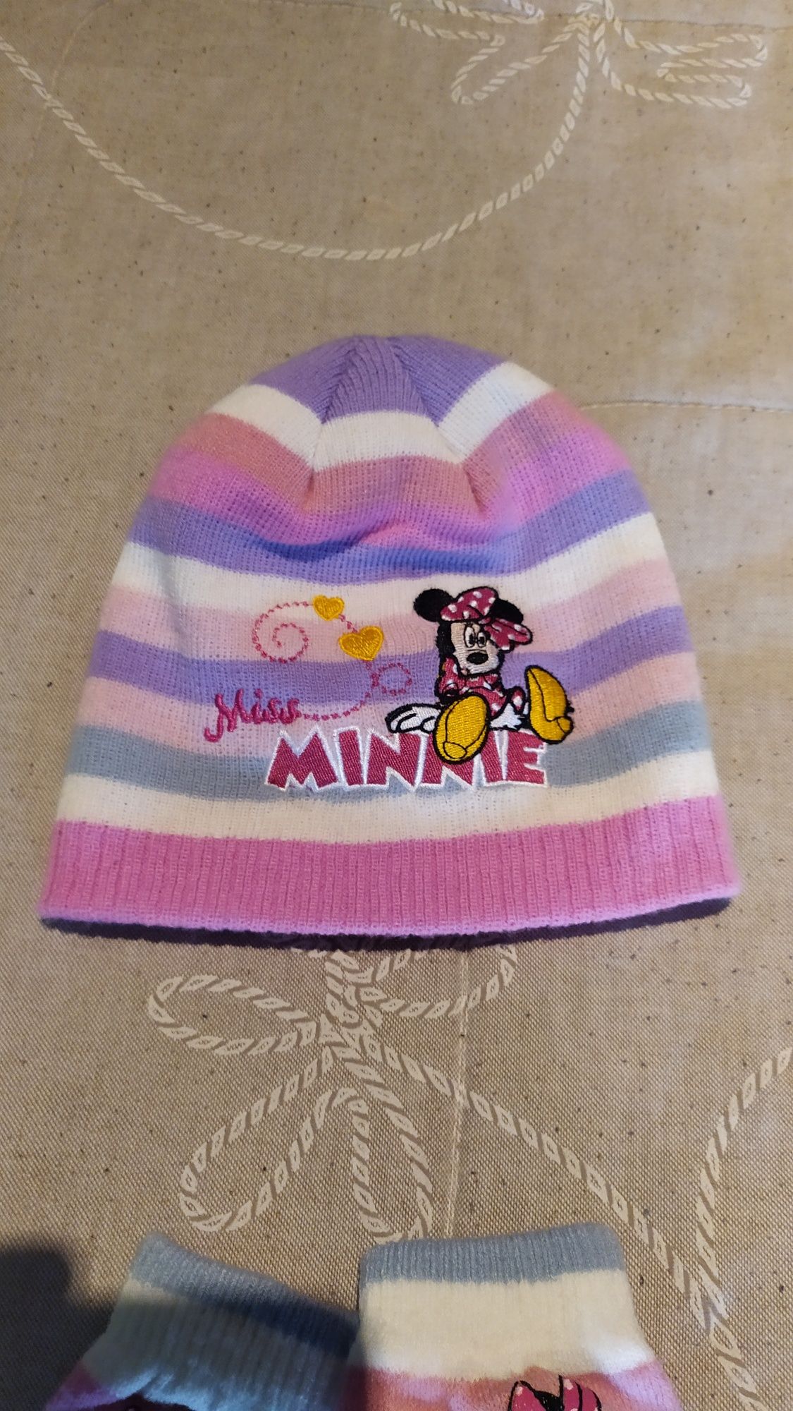 Cachecol, gorro e luvas da Minie. .