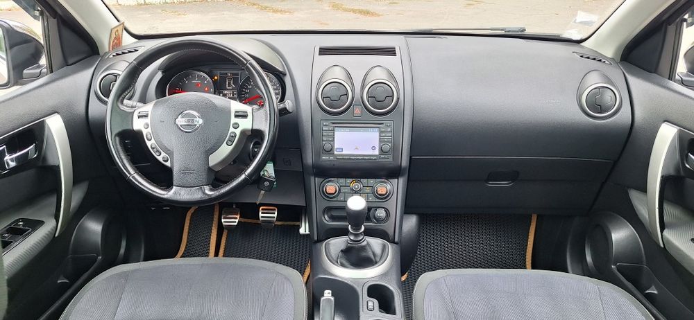 NISSAN Qashgai +2 Tecna 1.5диз. 81kv.110л.с. 6-Ступка