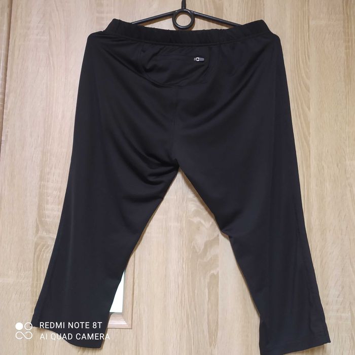 Czarne nowe spodenki rowerowe.