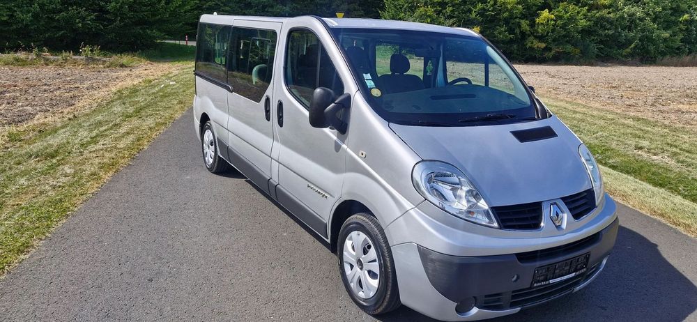 Renault Trafic 2,0 dci 9osób po seerwisie nowe opony