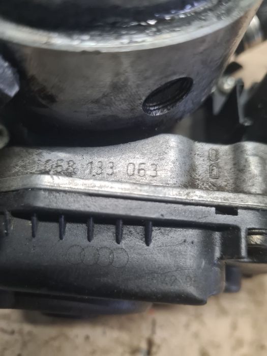 Дросельна заслінка Audi A4 B5 Vw Passat b5 Ауді а4 б5 пасат б5