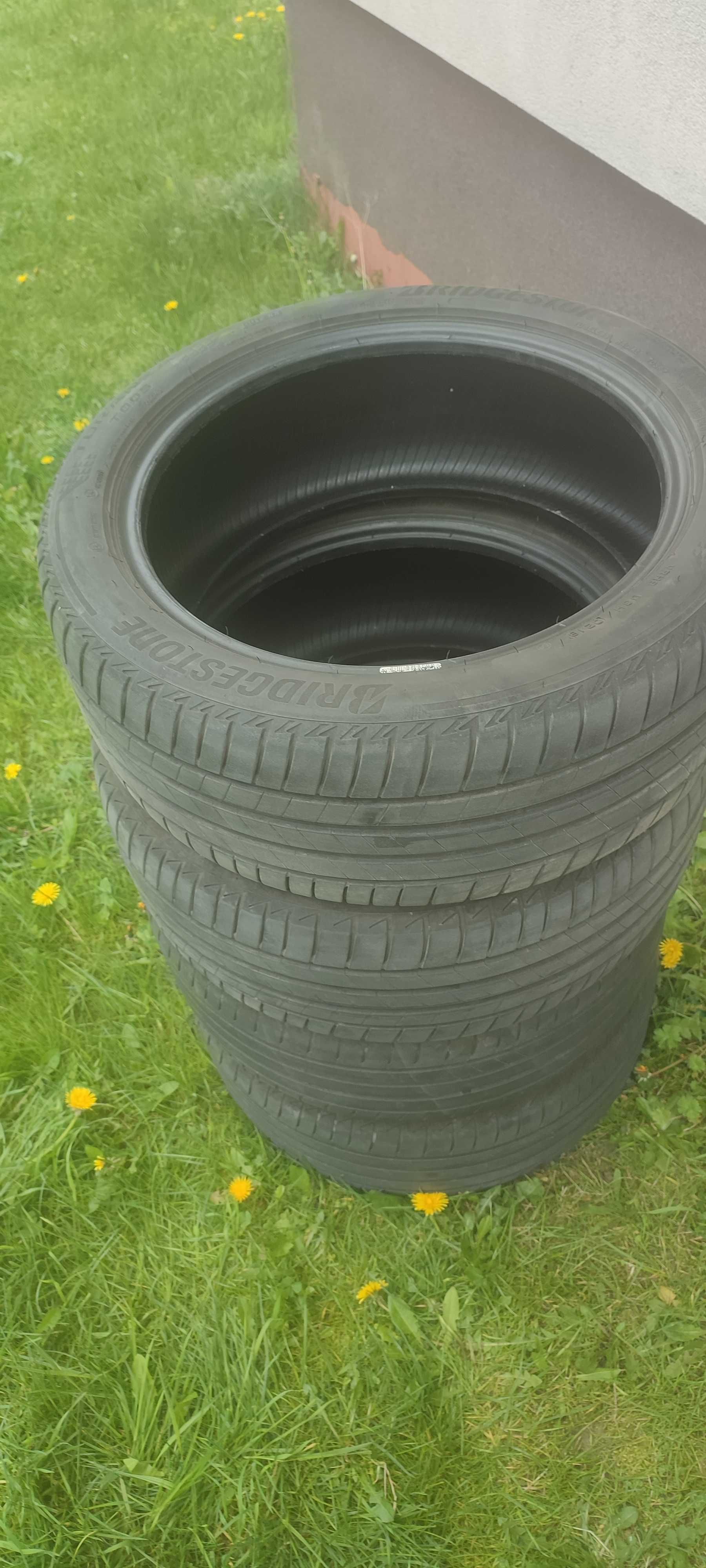 Bridgestone 225x45x17 letnie