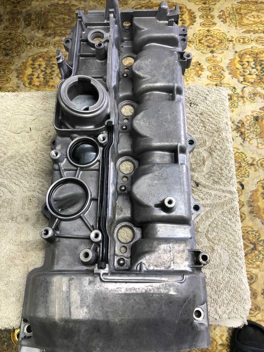 Кришка клапанів 2.2 CDI Mercedes W210 w203 w202