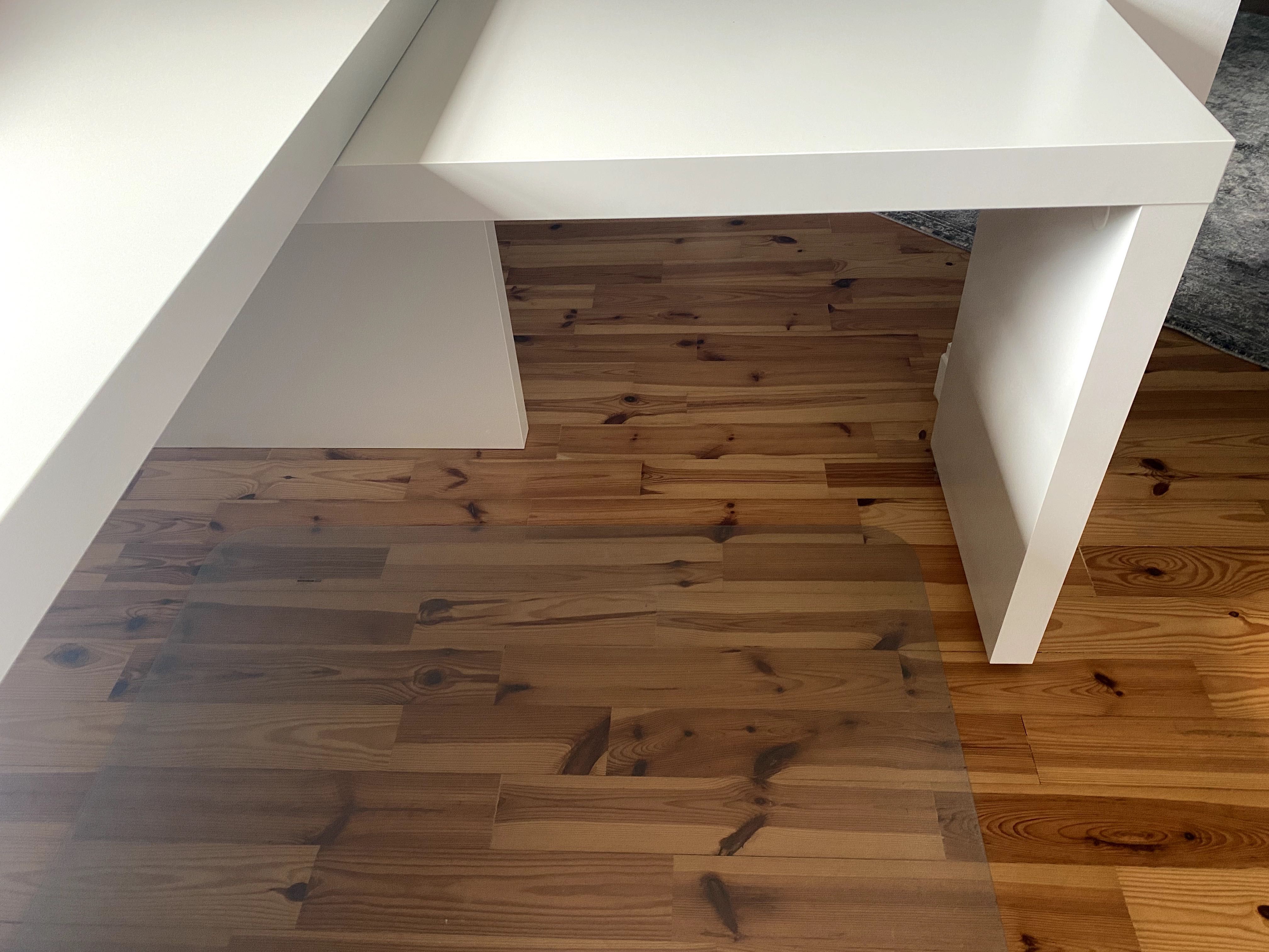 Biurko z wysuwanym panelem - IKEA, model MALM