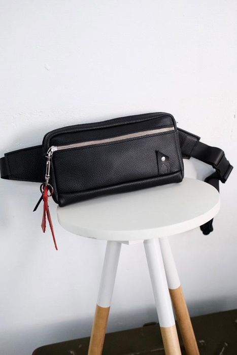 Бананка Poliakov_leather neo Boombag