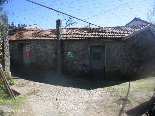 Quintinha para restauro em Ribeiros, Fafe