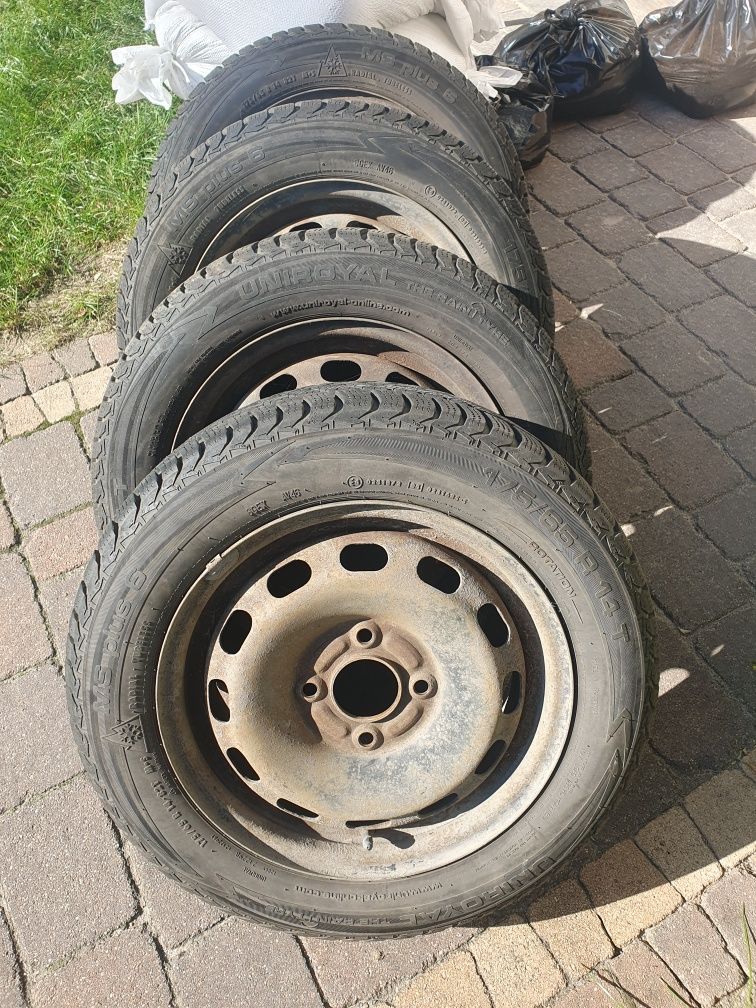 Felgi z oponami zimowymi