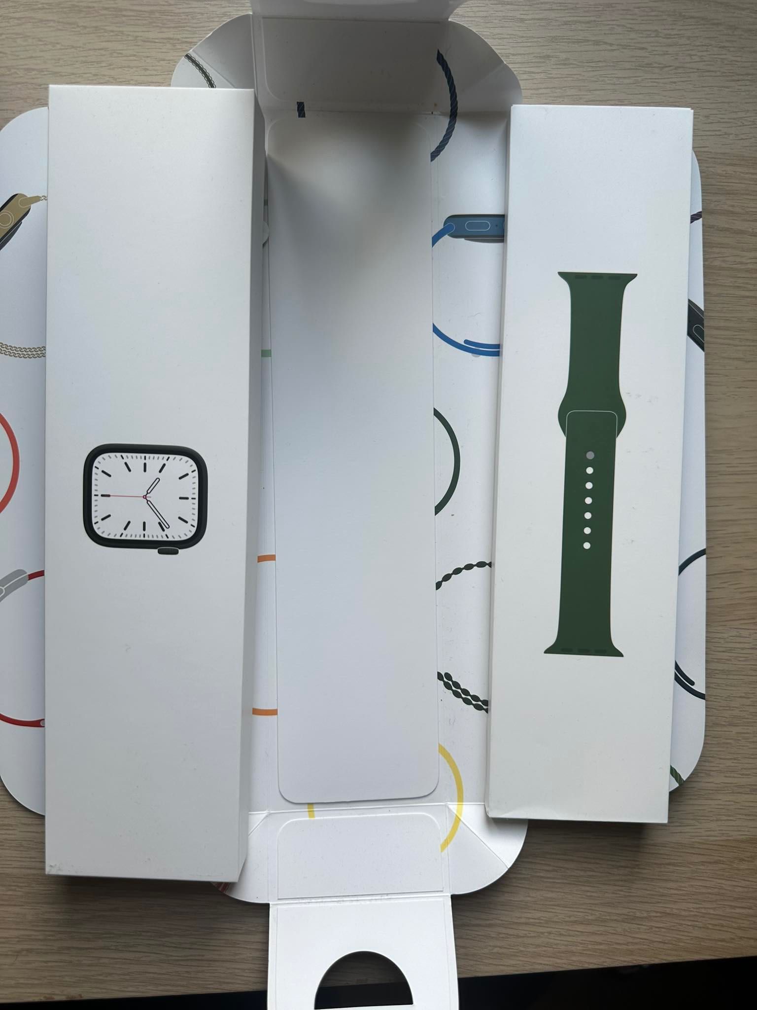 Apple Watch 7 45 / Green Aluminum / Clover Sport