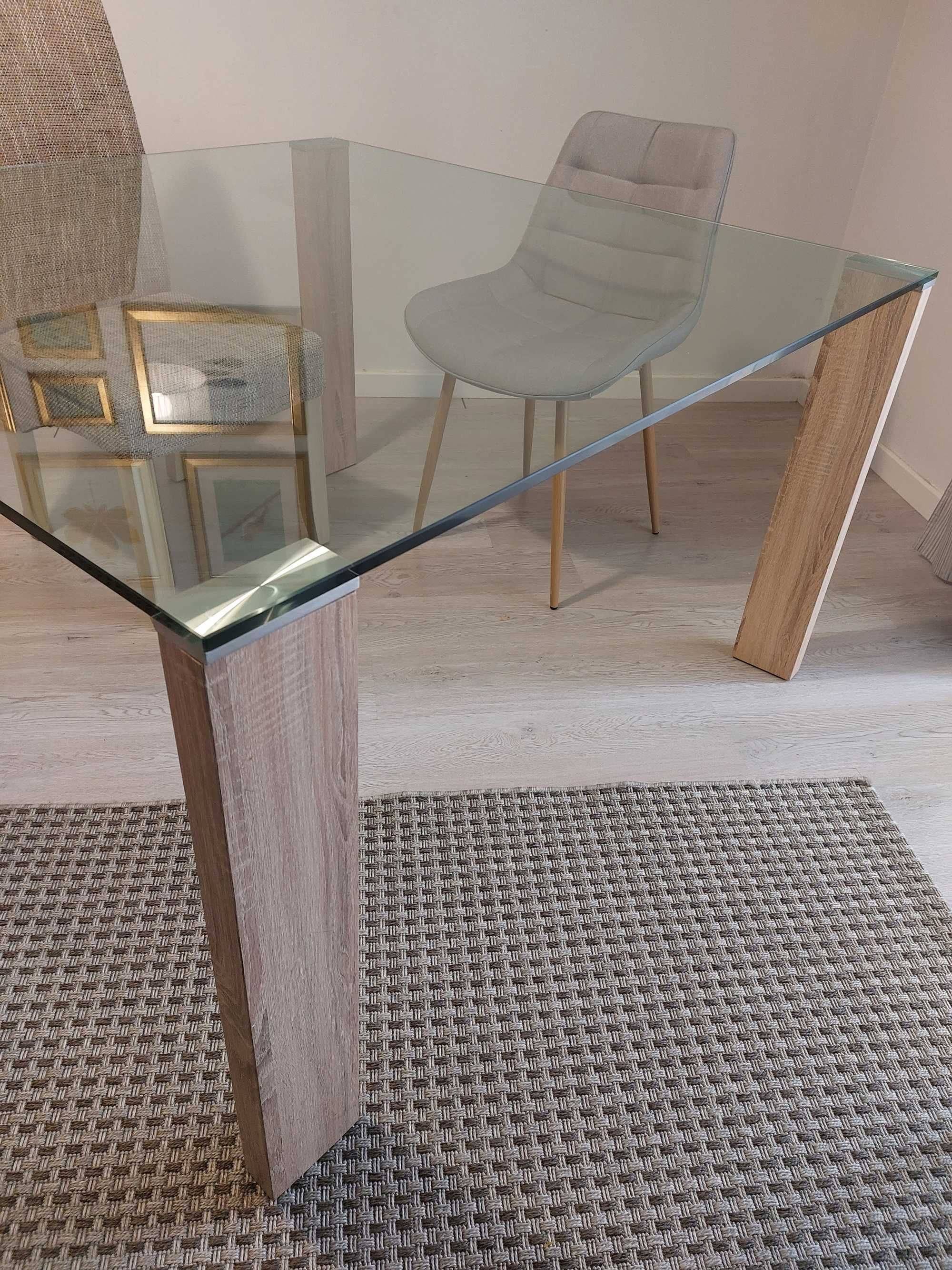 Mesa de sala em vidro