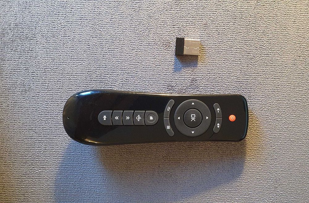 Air Mouse, pilot uniwersalny z żyroskopem