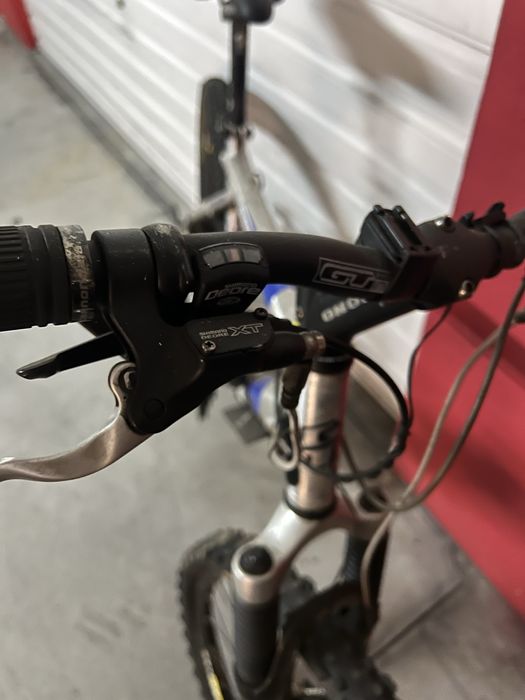 Bicicleta btt GT Avalanche 2.0