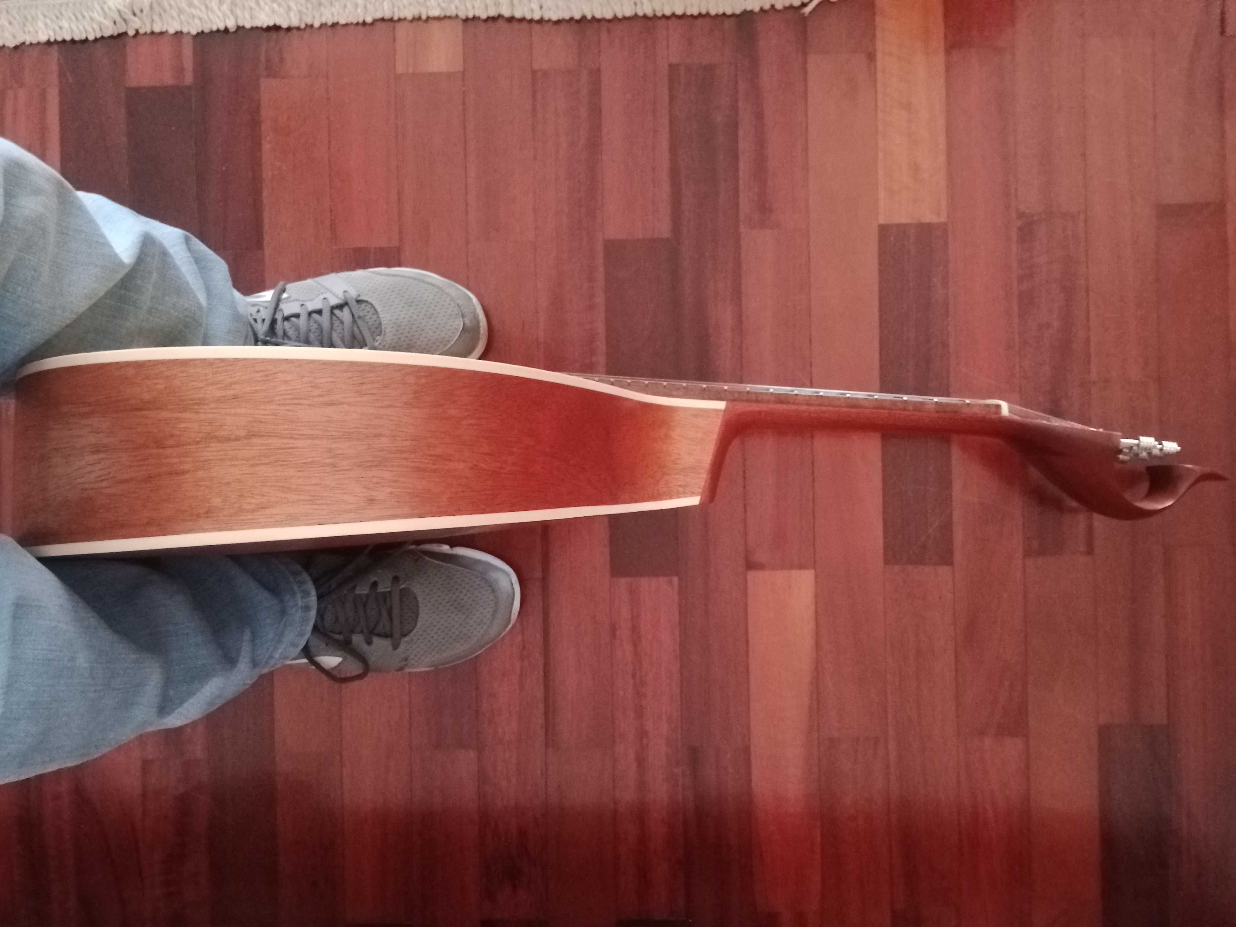 Guitarra APC 307CB Como nova. Muito bom som.