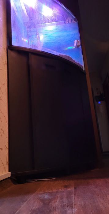 Угловой аквариум с тумбой