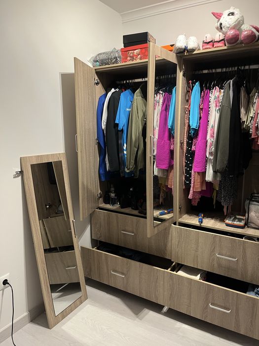 Guarda roupa 4 portas