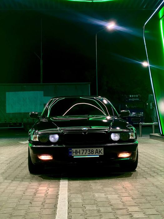 Продам бумера Е38 740D