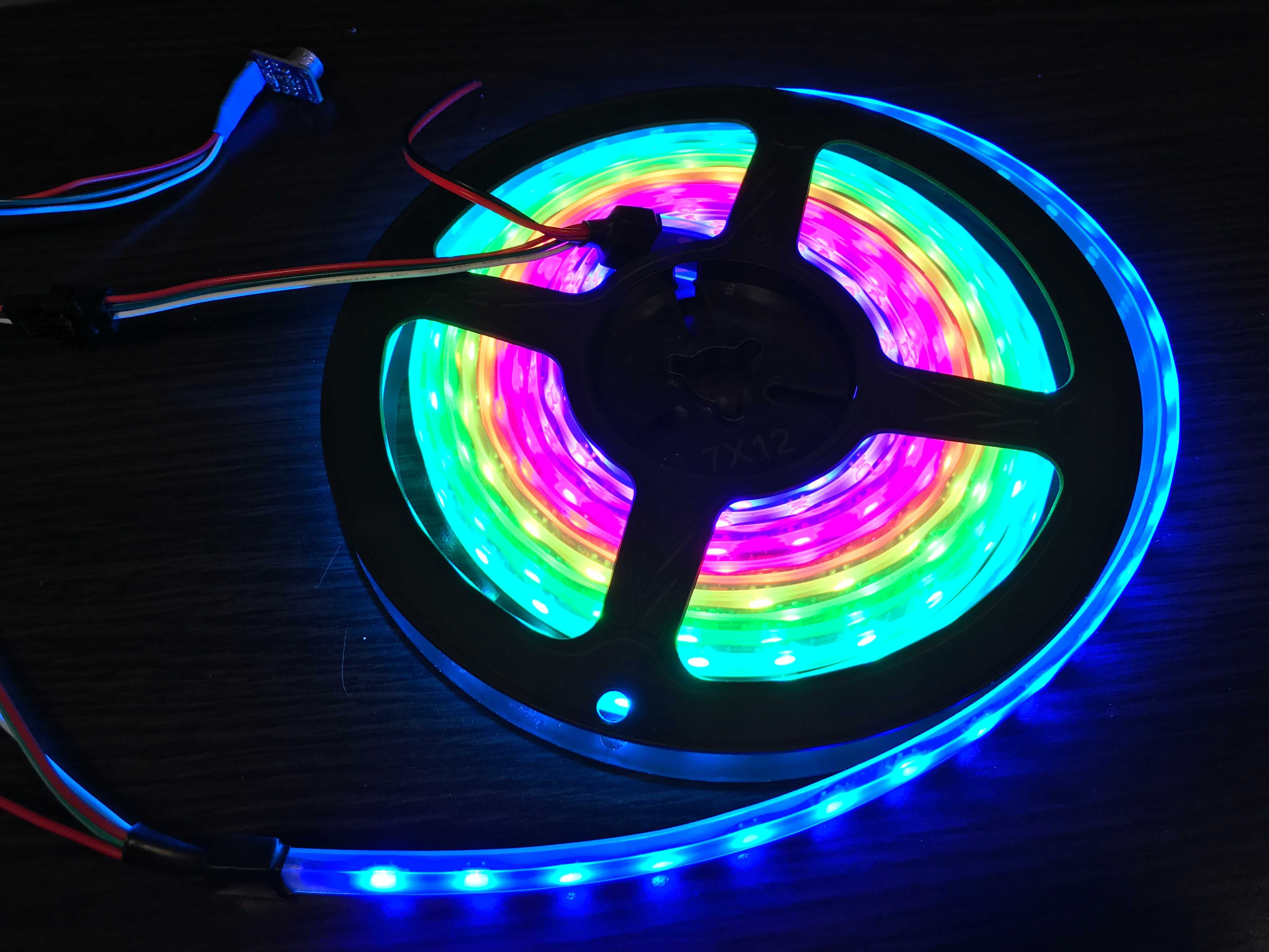 Taśma LED WS2812B 4 metry 240 LED 60 LED/1m IP 67 wodoszczelna czarna