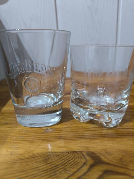 Dwie szklanki Jim Beam