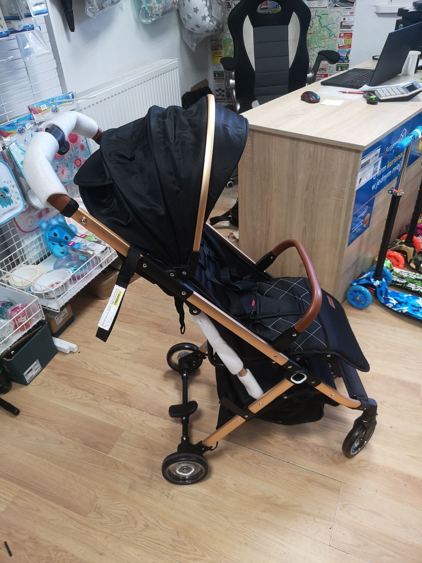 Nowa mała ,poręczna spacerówka ,lekki wózek spacerowy Ding Baby Vivo