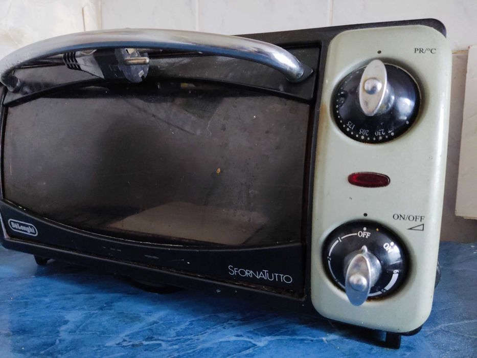 Мини-духовка Delonghi XR450 б/у