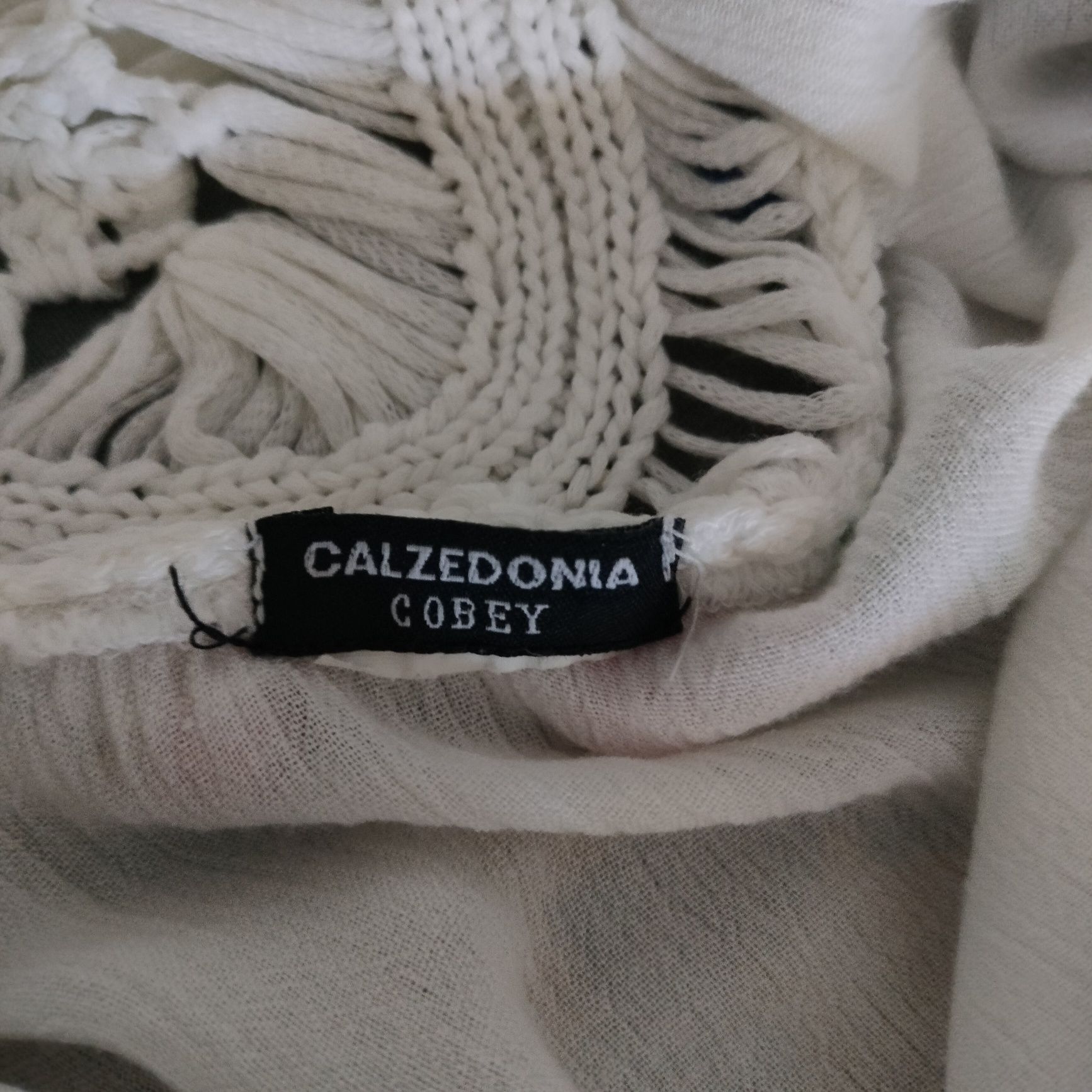 Sprzedam damskie ponczo na plaże firmy Calzedonia.