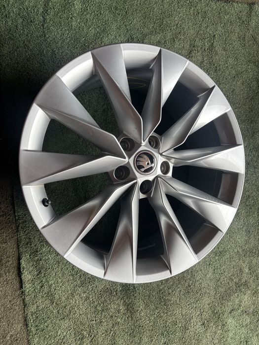 5x112 8Jx19 ET45 SKODA 57,1 felgi aluminiowe CRYSTAL ENYAQ OCTAVIA