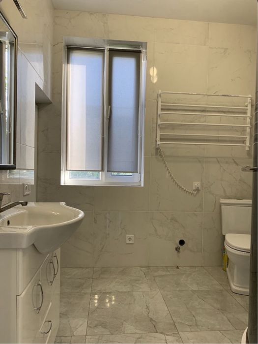 Будинок з ремонтом та меблями_Макарів