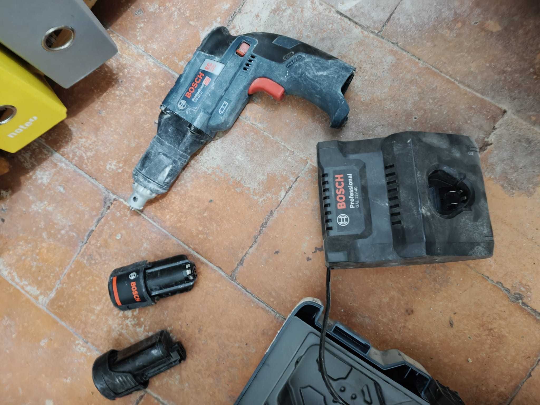 Aparafusadora Bosch Pladur GTB 12V-11 + 2 Baterias + Carregador 12V-40