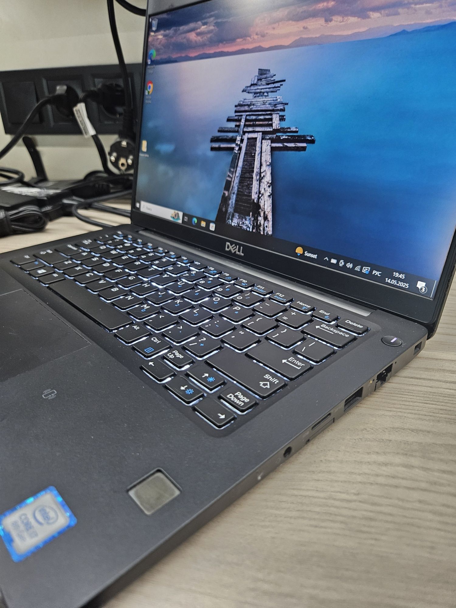 Ноутбук Dell Latitude 7390 i7-8650U/16Gb DDR4/ SSD 256Gb / 13.3" IPS