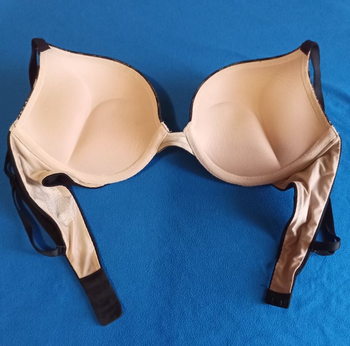 Бюстгальтер красивий, великий пушап. Victoria secret 36/b