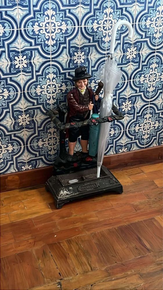 Chapeleiro para colocar guarda chuva!