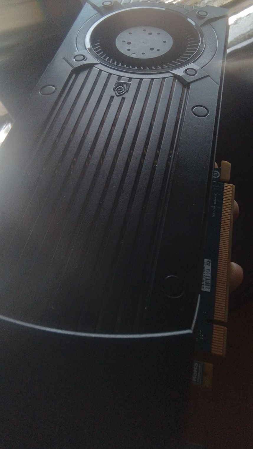 Karta graficzna gtx 760  2 gb vram gddr5 256 bit