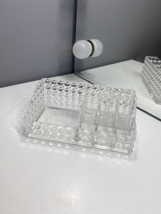 Organizer akrylowy na kosmetyki / biżuterię – nowy