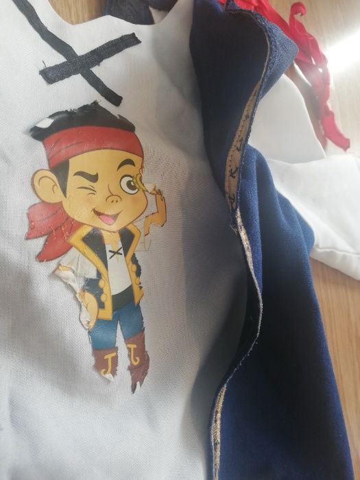Fato + Acessórios DISNEY Jake e Os Piratas da Terra do Nunca 1-5 anos