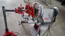 Máquina de abrir roscas Ridgid com cabeçote até 4"
