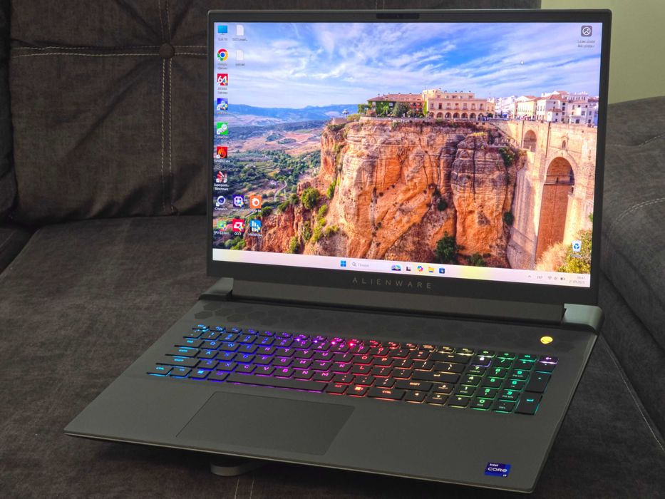 Alienware m18 R1 (18" IPS FHD+/ 13900HX/ 32 DDR5/ 1+2Tb NVMe/RTX 4080)
