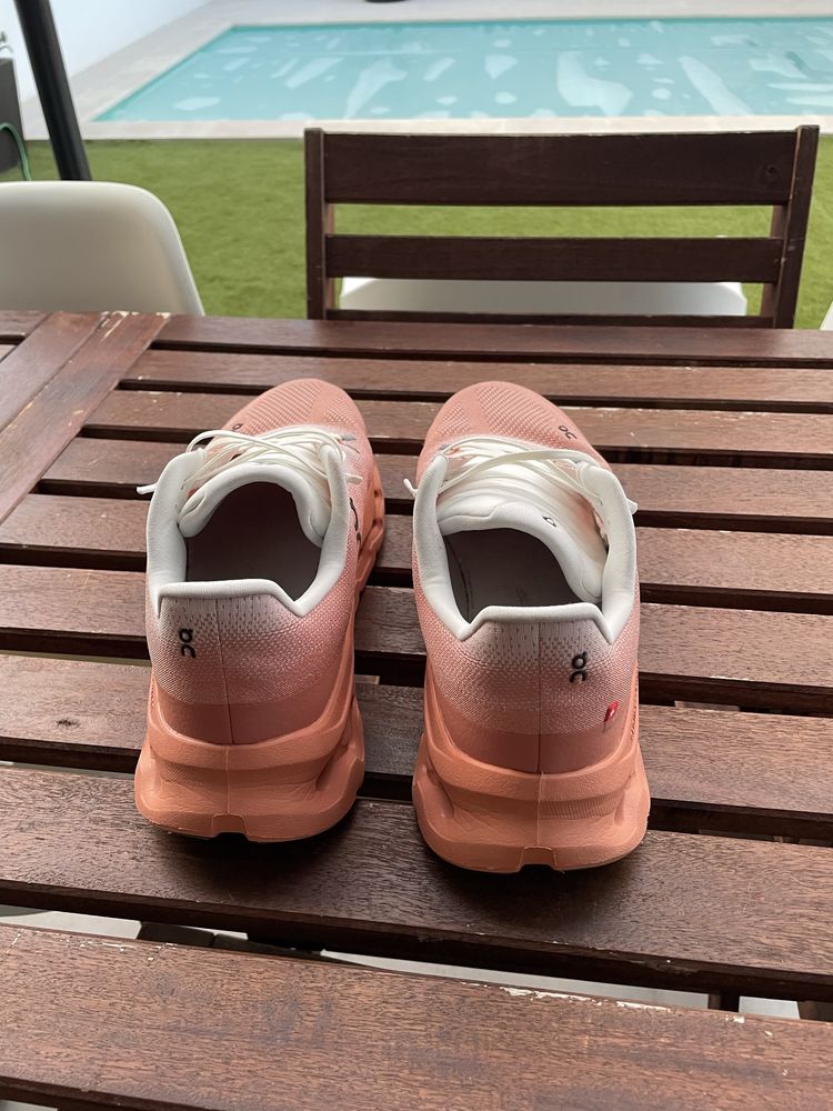 Tenis on Cloud - impecaveis
