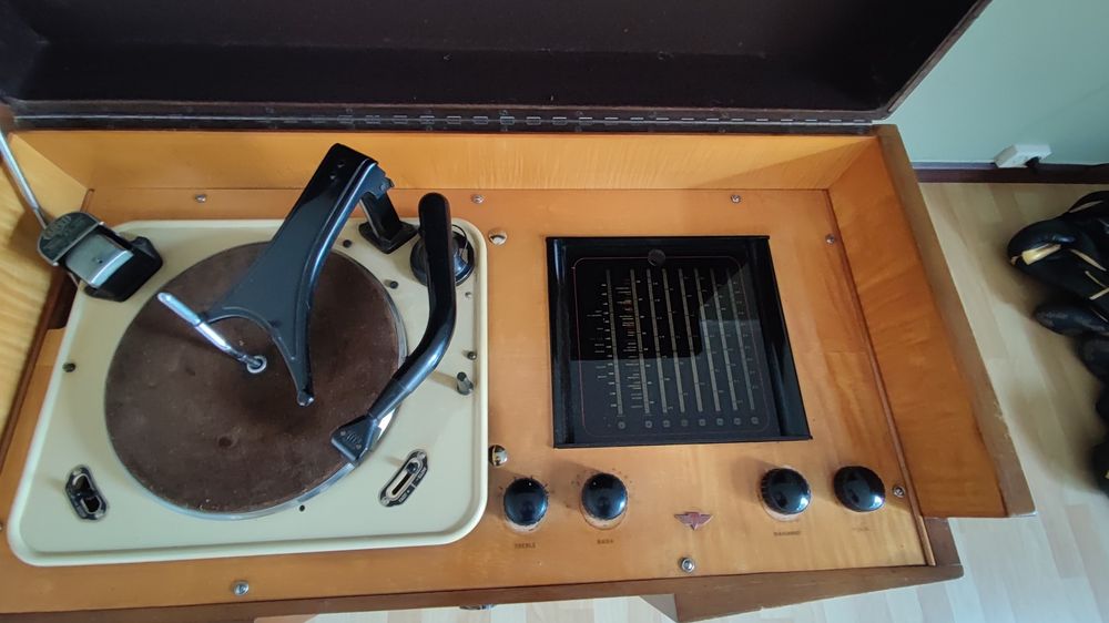 Radio gramafon kolster brandes limited eg 50 tn 1947