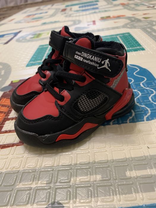 Дитячі утеплені хайтопи