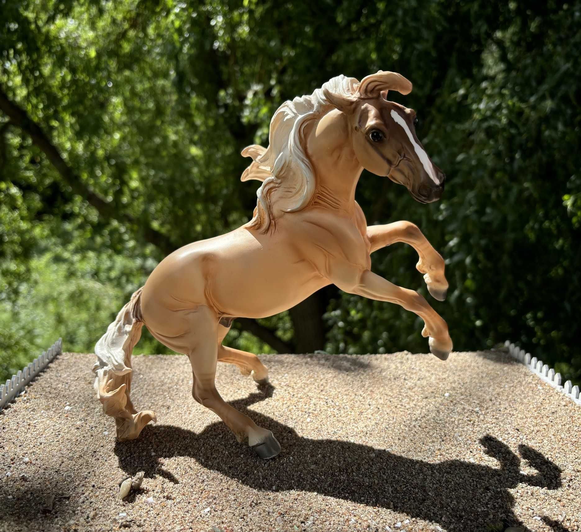 Breyer traditional mustang Cheveyo unikat