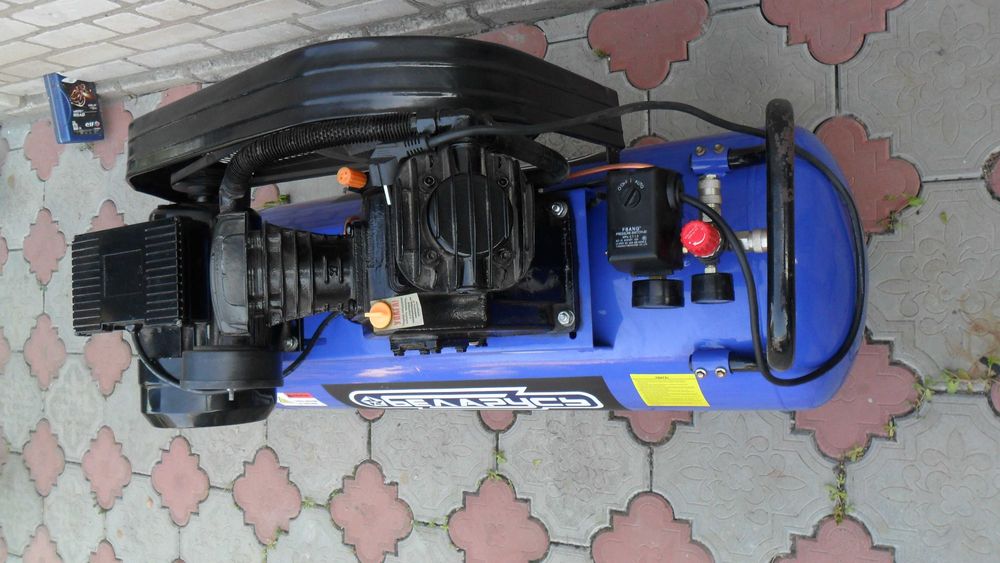 Новый Большой двухцилиндровый компрессор.